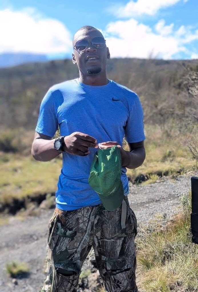 Charles Uhuru, Mountain Guide